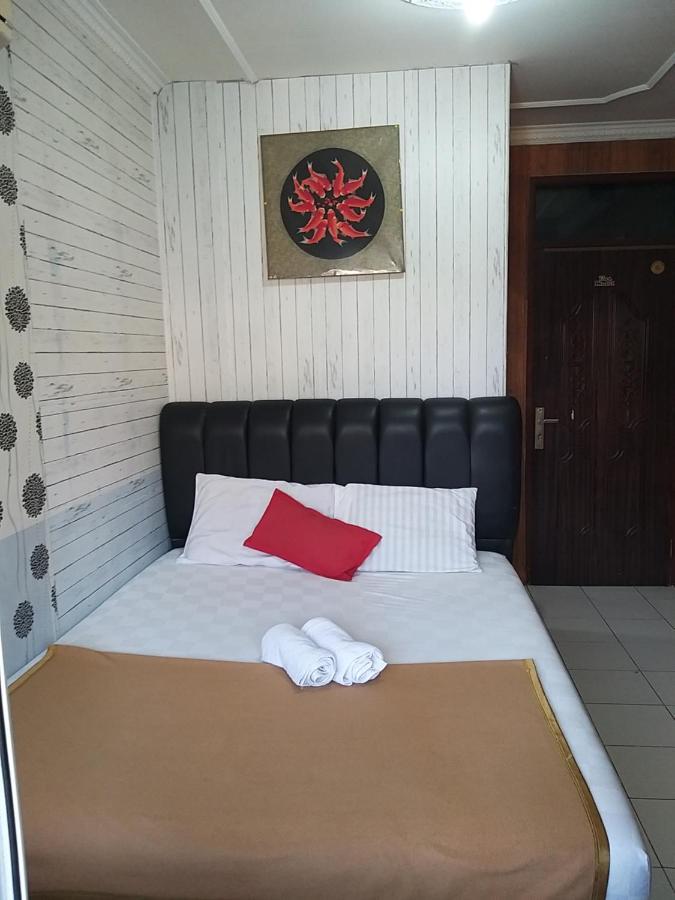 Venice Guest House Redpartner Jakarta Luaran gambar