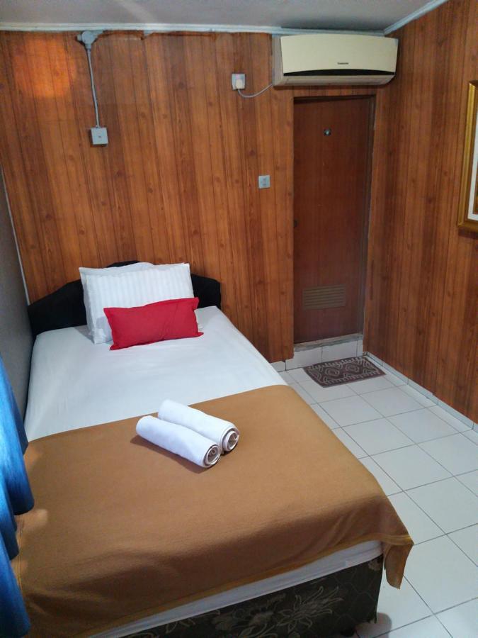 Venice Guest House Redpartner Jakarta Luaran gambar