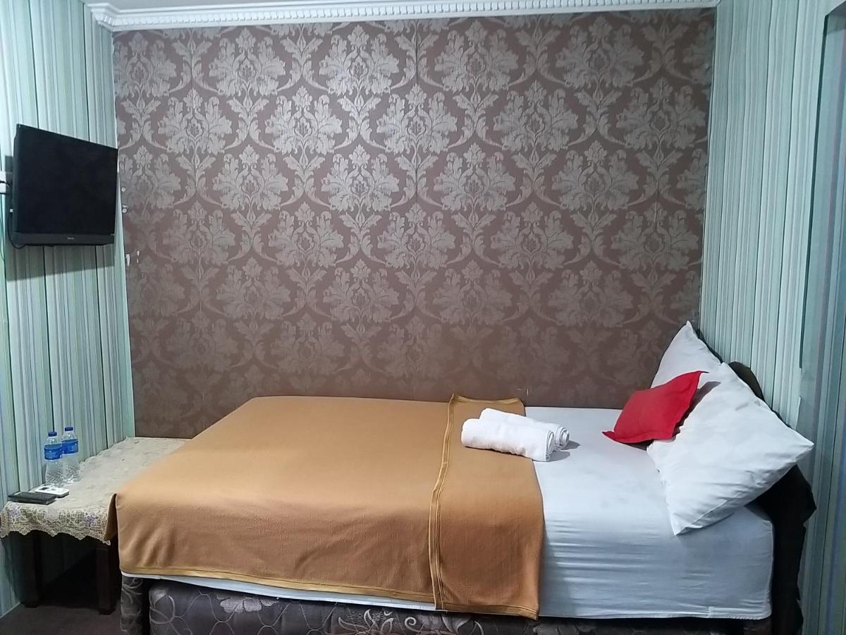 Venice Guest House Redpartner Jakarta Luaran gambar