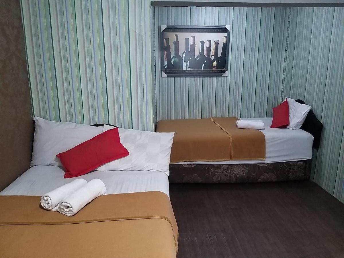 Venice Guest House Redpartner Jakarta Luaran gambar