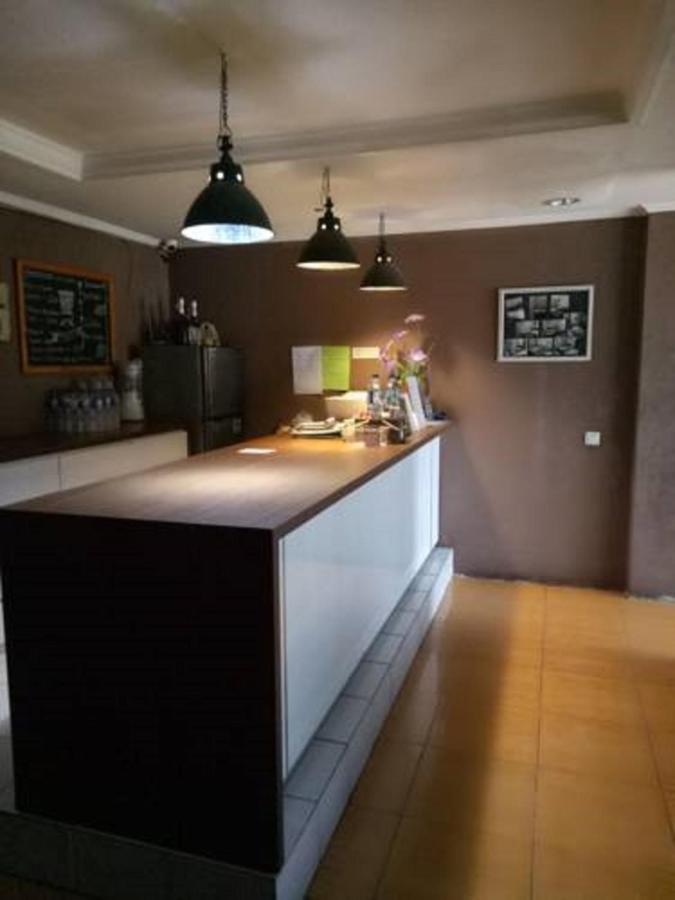 Venice Guest House Redpartner Jakarta Luaran gambar